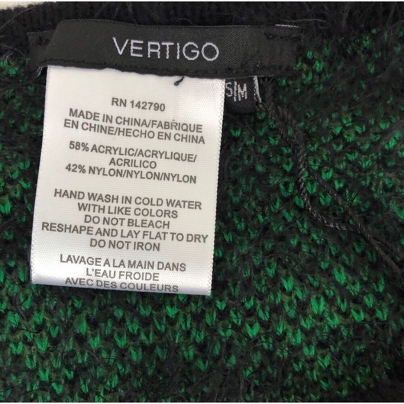 Vertigo Cozy Shawl Cape Poncho Shrug Sweater Fringe NEW Size Small Medium - Picture 8 of 10